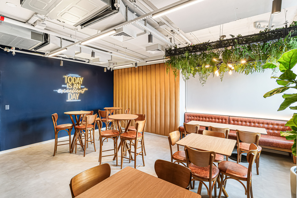 Espaço de reunião com design contemporâneo